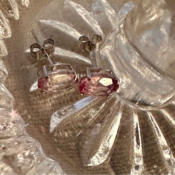 14k SOLID GOLD GENUINE Pink Sapphire
2.06cts - Picture 3 of 8